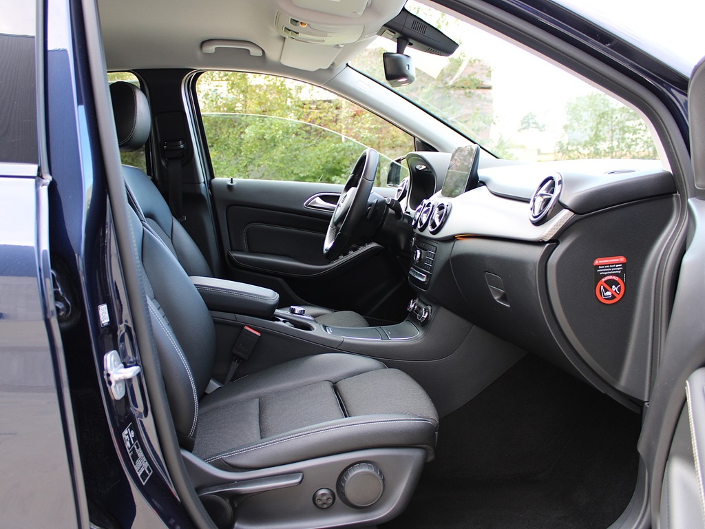 Mercedes B180d AMG 24.10.26 16